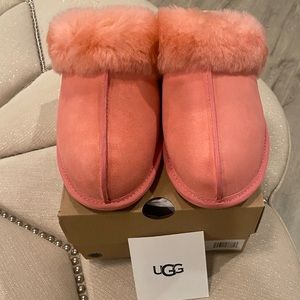 💗UGG Scuffette II💗 NWT size 8 Pink